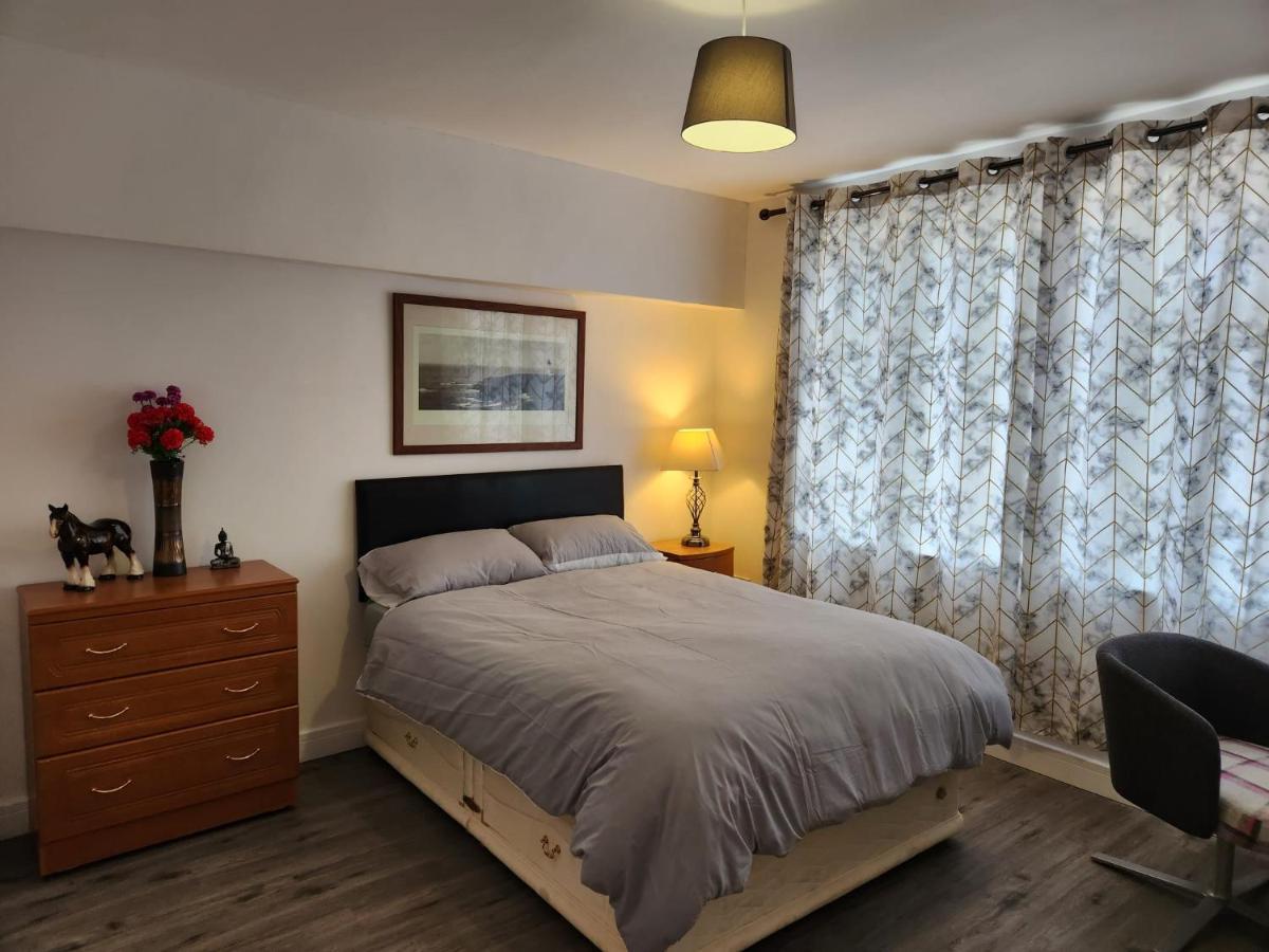 White House Ensuite Double Bedroom Warrington  Eksteriør billede