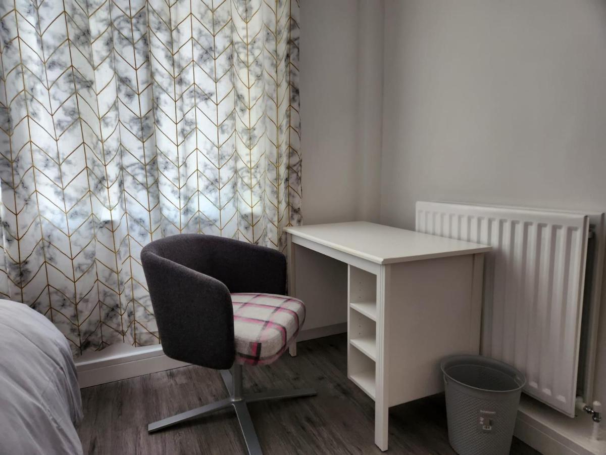 White House Ensuite Double Bedroom Warrington  Eksteriør billede