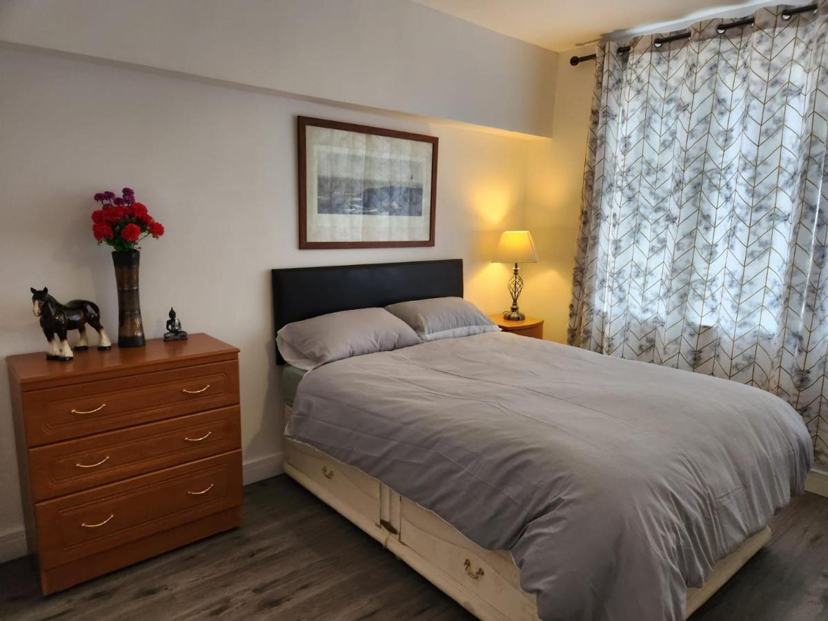 White House Ensuite Double Bedroom Warrington  Eksteriør billede