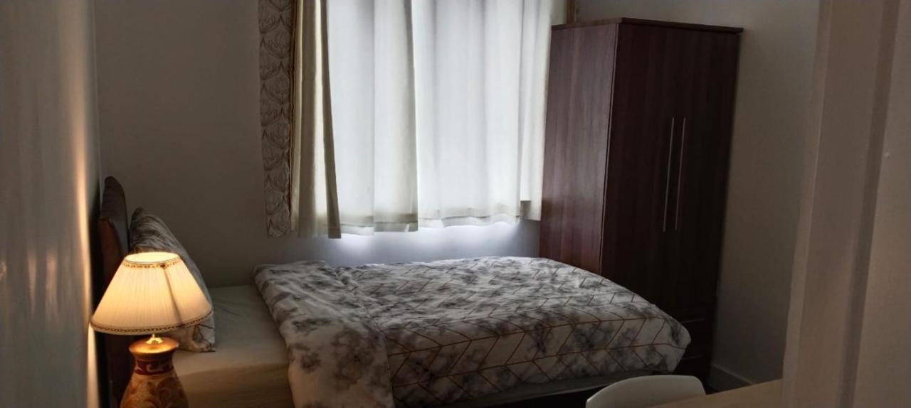 White House Ensuite Double Bedroom Warrington  Eksteriør billede