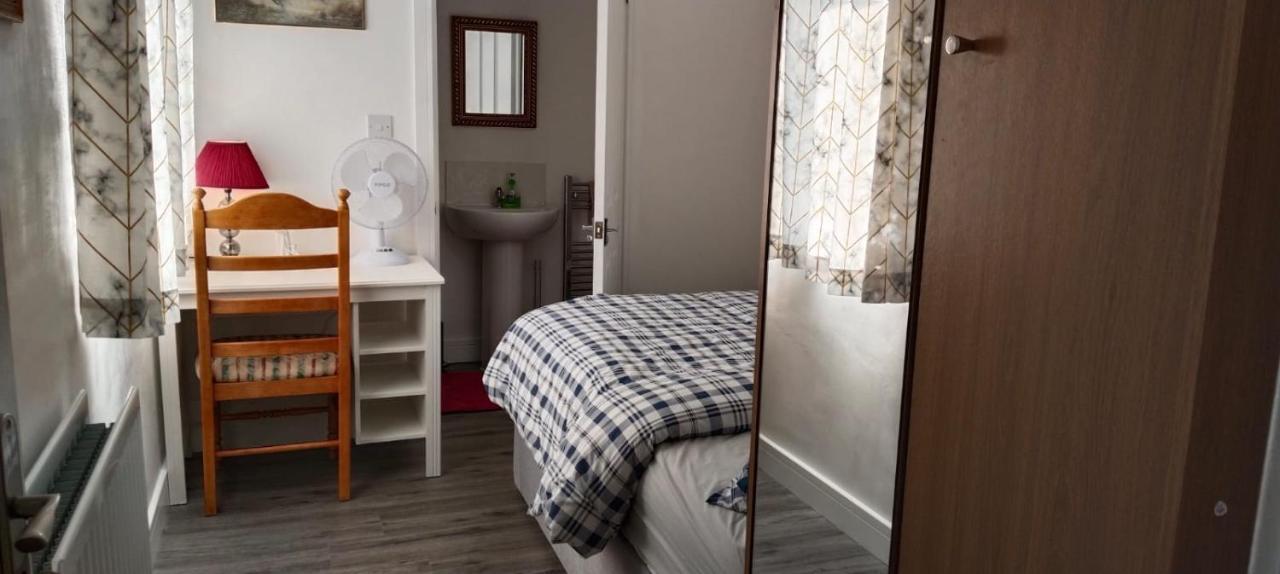 White House Ensuite Double Bedroom Warrington  Eksteriør billede