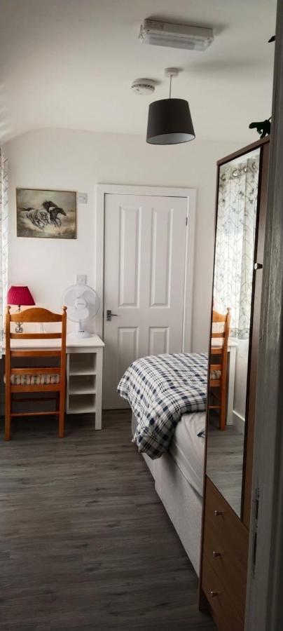 White House Ensuite Double Bedroom Warrington  Eksteriør billede
