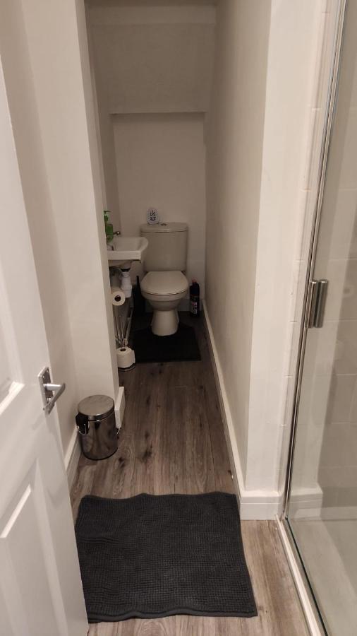 White House Ensuite Double Bedroom Warrington  Eksteriør billede
